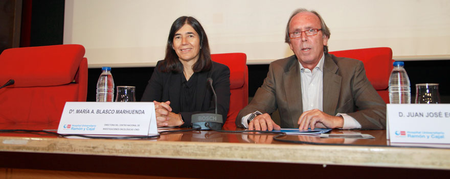 María A. Blasco, directora del CNIO y Juan José Equiza, director gerente del Hospital Universitario Ramón y Cajal.