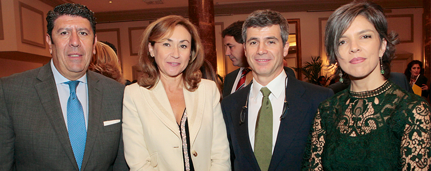 Manuel Vilches, María Martín, consejera de Salud de La Rioja; Adolfo Fernández-Valmayor; y Marta Villanueva, directora general de la AEC.