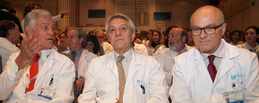 Juan García Puig, catedrático de Medicina y jefe clínico de Medicina Interna; Exuperio Díez Tejedor, jefe del servicio de Neurología, y José Luis López-Sendón, jefe del servicio de  Cardiología. 