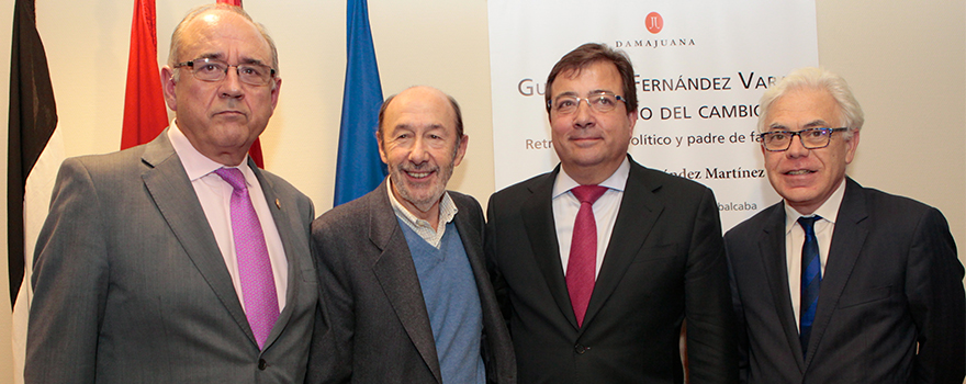 Juan José Rodríguez Sendín, Alfredo Pérez Rubalcaba, Guillermo Fernández Vara y Jesús María Fernández, portavoz de Sanidad del PSOE en el Congreso de los Diputados. 
