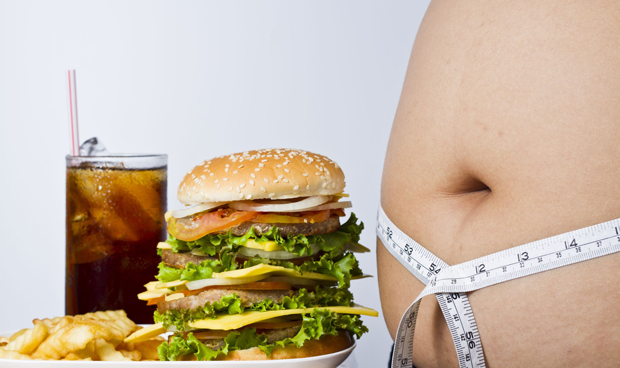 El cerebro del obeso se activa más por la comida que por el dinero