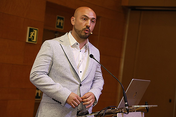 Alejandro Barros, presidente de la Asociación de Médicos Españoles en Europa.