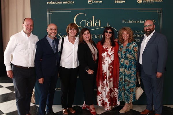 Daniel Santos, director de Gestión en el Hospital 12 de Octubre; Julio Zarco; Carmen Martínez de Pancorbo; Almudena Santano; Dulce Ramirez; Andion Goñi; y Alejandro Lendinez.