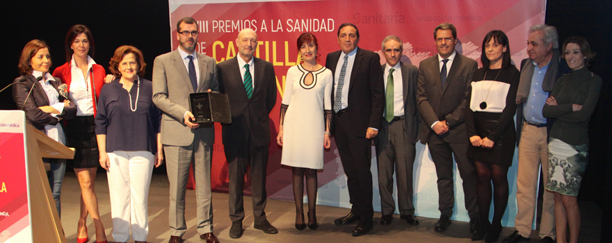 Antonio María Sáez Aguado entrega el premio 