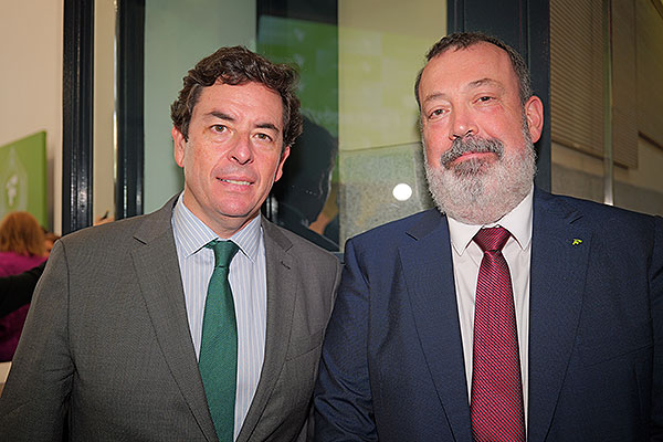 Manuel Martínez del Peral, presidente del Colegio Oficial de Farmacéuticos de Madrid; y Antonio Blanes, director de Servicios Farmacéuticos en Consejo General de Colegios Farmacéuticos.