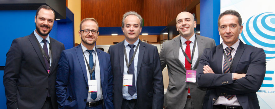 El equipo de GEE: Luis Fidel López, director de Compras y Logística; Raúl González, director regional de Levante; Miguel Ángel Gregorio, colaborador de centro tecnológico; Francisco Javier Diego, jefe de compras; y Óscar García, responsable de la zona de Levante. 