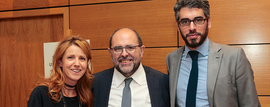 Julieta de Micheo, jefa de Gabinete de Dolors Montserrat; Carlos Moreno, director general de Ordenación Profesional del Ministerio de Sanidad y José María Juárez, asesor de la Secretaría General de Sanidad. 