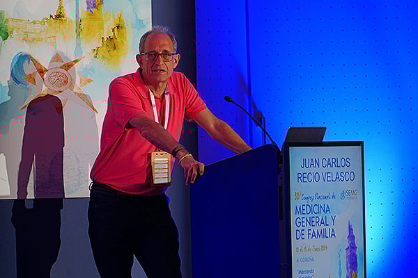 Juan Carlos Recio, médico de Familia y miembro del Área de Conocimiento Clínico SEMG.