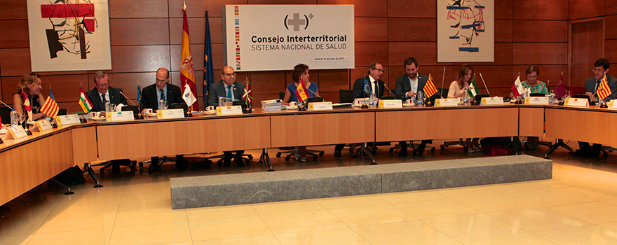 El Consejo Interterritorial reunido en su conjunto para comenzar la reunión. 