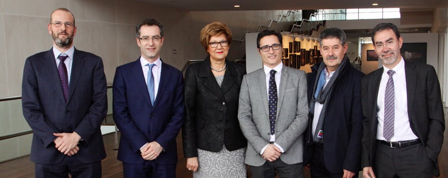 Roberto Rodríguez, director médico del Hospital Santísima Trinidad de Salamanca, Luis Javier González, gerente de Atención Primaria de Salamanca, Manuela Plaza, gerente de Salud de área de Salamanca, José Carlos Gómez, sudirector médico del Hospital de Salamanca, José Martín Ruano, director de Medicina del Salamanca y José Ignacio Nogales, director de Enfermería de Atención Primaria de Salamanca.