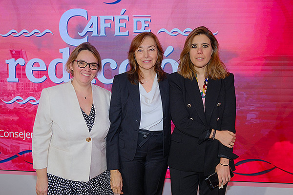 Almudena Quintana, directora Asistencial de la Comunidad de Madrid; Celia García, directora general de Humnización, Atención y Seguridad del Paciente; y Pilar Jimeno.