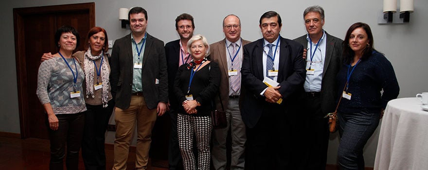 Dámaso Villa, gerente del Área de Salud de Badajoz junto con el equipo de la Gerencia de Atención Integrada de Hellín.