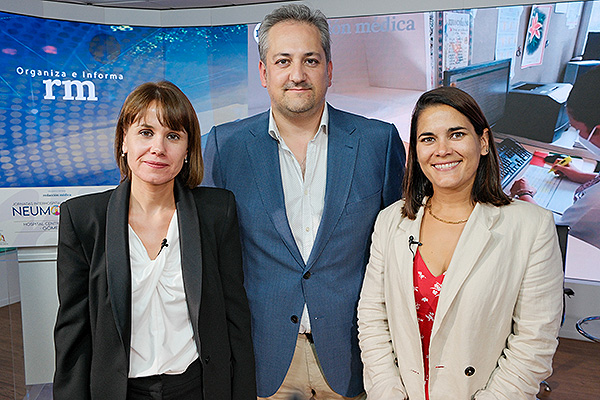 Pilar Ochoa, adjunta del Servicio de Oncología Médica del Hospital Central de la Defensa Gómez Ulla; Alberto González, adjunto del Servicio de Neumología del Hospital Central de la Defensa Gómez Ulla; y Ángela Hidalgo, adjunta del Servicio de Neumología del Hospital Central de la Defensa Gómez Ulla.