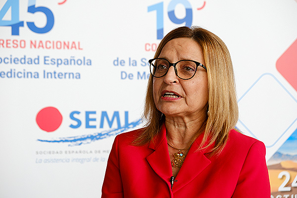 Montserrat Chimeno, presidenta de la Sociedad Española de Medicina Interna (SEMI).