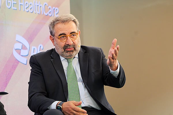 Jesús Fernández Sanz, consejero de Sanidad de Castilla-La Mancha.