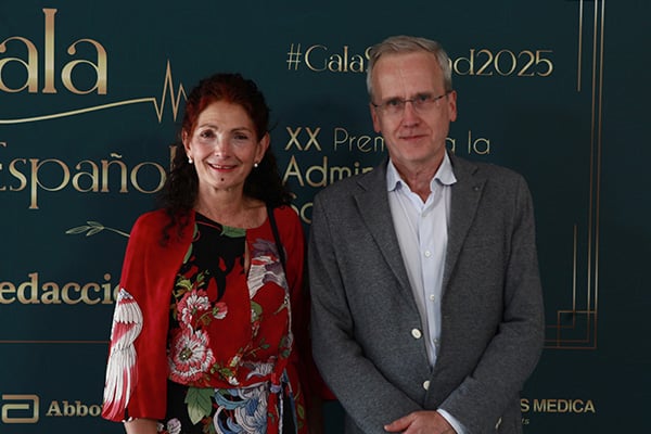 Esther Rey, directora de Enfermería del Hospital La Paz; y Francisco Garcia, neumólogo del Hospital La Paz.