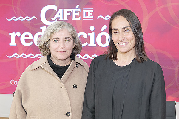 Nuria de Diego, directora de Hospitales en el Área de Eventos de Abex; y Marta Quirós, visitador médico de Abex.