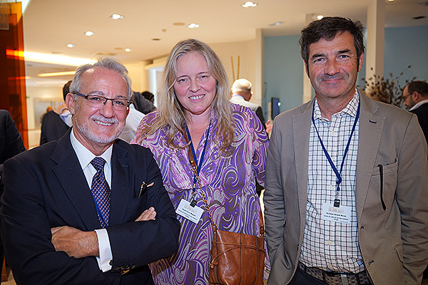 José Enrique Garcerán, gerente del Área de Salud de Ibiza y Formentera del Servicio de Salud de las Islas Baleares; Margarita Bujosa, directora de Recursos Humanos del Servicio de Salud de las Islas Baleares; y Bernardo Pax, gerente del Área de Salud de Menorca del Servicio de Salud de las Islas Baleares.