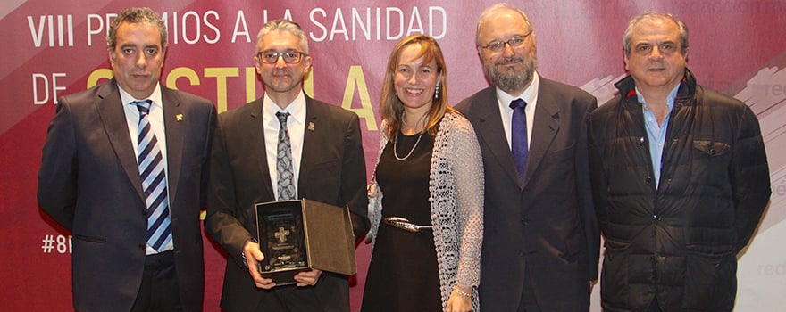 El premiado José Ramón Casal Codesido, presidente de Semes Castilla y León, acompañado de otros miembros de la Junta Directiva de Semes.