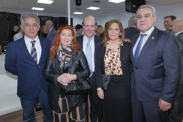 José Jolín; Teresa Cuesta, Jesús García-Cruces; Isabel Martiño; y José María Rodríguez, secretario general del Consejo General de Colegios Oficiales de Médicos (Cgcom).