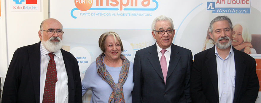 Javier Palicio, presidente de Fenaer; Soledad Alonso, presidenta honoraria de Fenaer; Sánchez Martos; y Carlos Lines, presidente de la Federación Europea de Fibrosis Pulmonar Idiopática.