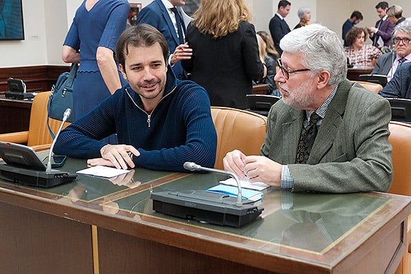 Javier Sánchez, diputado de Sumar; junto a Agustín Santos.