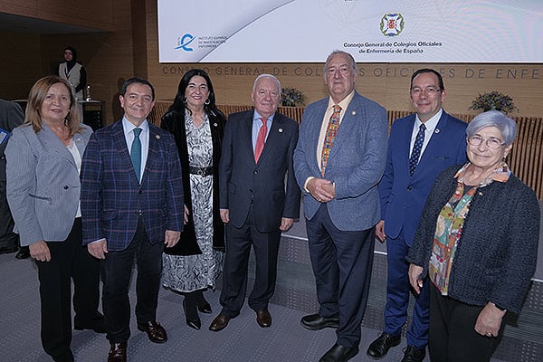 Inés López, vicetesorera del CGE, Diego Ayuso, Raquel Rodríguez Llanos, Florentino Pérez Raya, José Ángel Rodríguez, José Luis Cobos y Hosanna Parra.