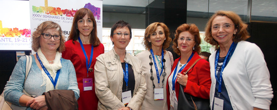 Vicenta Tortosa, gerente del Hospital de Elda; Juana Requena, subdirectora médica del Departamento de Salud de Elda; María Jesús Fabra, directora económica del Hospital de Elda; Carmen Gomis, directora económica del Hospital de Alicante; Maribel Bermúdez, subdirectora económica del Hospital de Alicante; y Carolina Conesa, subdirectora general  de Infraestructuras y Aprovisionamiento de la Consejería de Sanidad de la Comunidad Valenciana. 