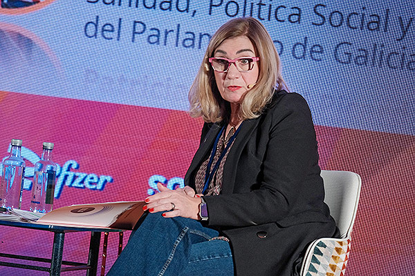 María Encarnación Amigo, portavoz del PP en la Comisión de Sanidad, Política Social y Empleo del Parlamento de Galicia.