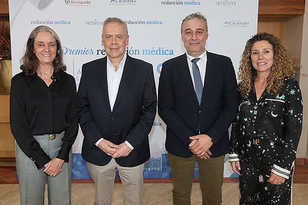 De Alexion: Ana Ojanguren, directora de Asuntos Corporativs; Antonio Gómez Caamaño; Olats Martín, gerente de Acceso al Mercado Regional; y Susana Simón, delegada de Acceso al Mercado.