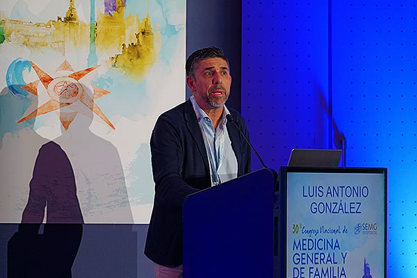 Luis Antonio González, médico de Familia en el Centro de Salud Xunqueira de Ambia (Ourense).