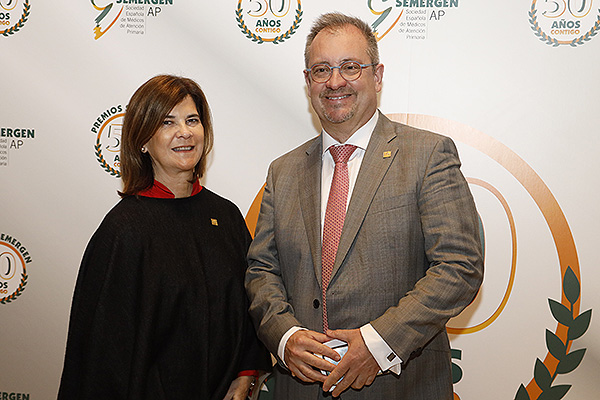 Lourdes Martínez de Berganza y Rafael Micó, vicepresidenta segunda y vicepresidente de Semergen.