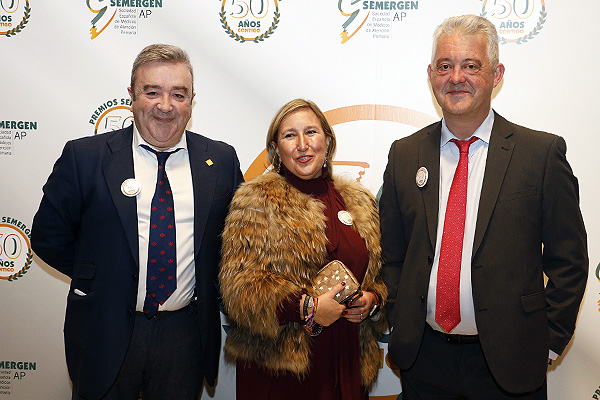 Antonio Fernández, Susana Fernández y Melchor Delgado; presidente, socia y vicepresidente de Semergen Asturias respectivamente.