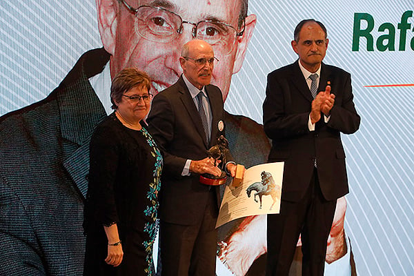 Rafael Bengoa recibe el premio otorgado por Semergen.