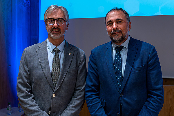 El presidente del Colegio de Médicos de Lugo, Eduardo Iglesias, y el conselleiro de Sanidade de la Xunta de Galicia, Julio García Comesaña.