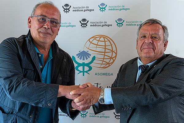 Juan Serrano, director de la Casa de Galicia en Madrid, con el presidente de Asomega, Julio Ancochea.