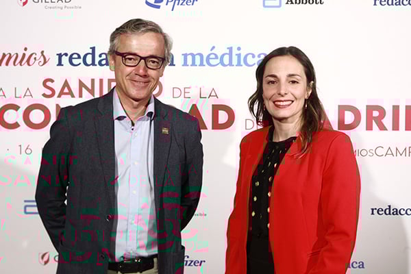 Javier Plaza, vicepresidente segundo de Sefac; y Navidad Sánchez, vicepresidenta tercera de Sefac.