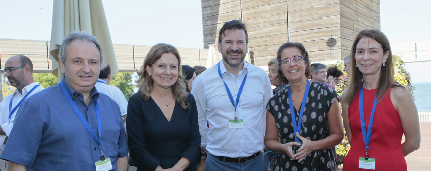 Antonio Olivares, subdirector de Servicios y Gestión de Centros de los Servicios de Apoyo al SAS; Marina Álvarez; Rose Ramón Román, jefe del Servicio de Equipamiento e Instalaciones; Esperanza Orgado, jefa de Servicio de la Unidad de Compras y Logística; y Carmen Fernández, jefa de área de Asuntos Consultivos de la Asesoría Jurídica del SAS.