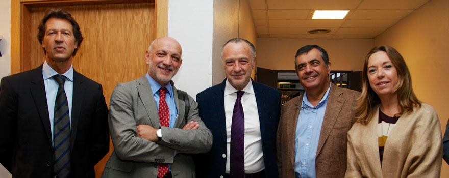 Ramón Frexes, Rodrigo Gutiérrez, José María Pino, Roberto Sabrido, gerente de Coordinación e Inspección del Sescam; y Virginia Donado-Mazarrón.