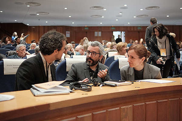 Pedro Gullón junto a Javier Padilla y Mónica García.