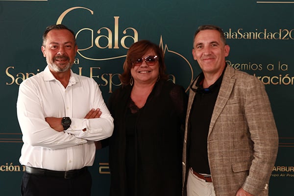 José Vicente Galindo, director de Acceso al Mercado de Chiesi España; Pilar Portugal, Market Access de Chiesi; y Jesús González.