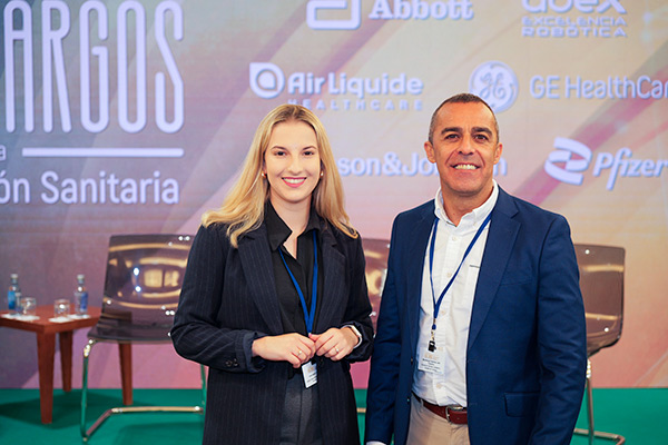 Gemma Torres, presidenta del Instituto Canario de Hemodonación y Hemoterapia (ICHH) del Gobierno de Canarias; y José Montelongo. 