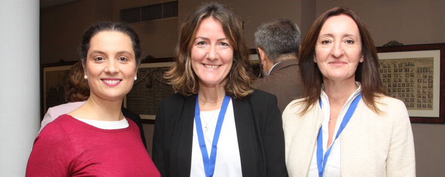 Carmen Minacho, letrada del Colegio de Médicos de Cádiz; Marta Esteban, de AMA; y María Jesús Alarcón, abogada del Colegio de Médicos de Jaén.