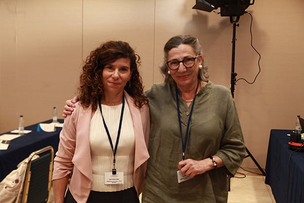 Rosa Farre, jefa de Servicio de Farmacia del Hospital Sant Joan de Déu; y Marta Duero.