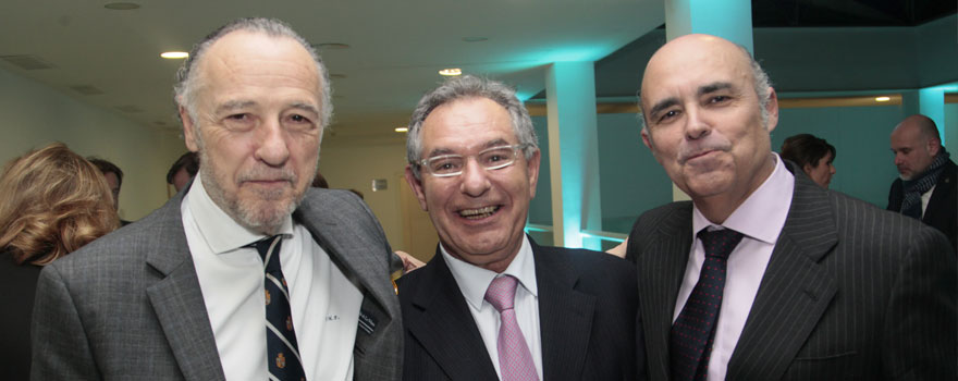 José María Pino; Miguel Ángel Andrés Molinero, gerente del Hospital de Getafe; y Francisco Ferre, jefe de Servicio de Psiquiatría del Hospital Gregorio Marañón.