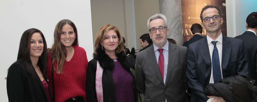 María San José, responsable de desarrollo de negocio del Hospital de Torrejón; Ana Bernardo, responsable de comunicación del Hospital de Torrejón; Yolanda Gómez, directora comercial regional de Linde; Javier García, delegado comercial de Linde; e Ignacio Martínez, director gerente del Hospital de Torrejón.