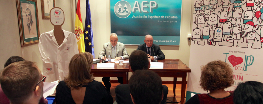 Los directivos de la AEP durante la rueda de prensa en el Día de la Pediatría designado por la asociación, esta vez, el 5 de octubre.