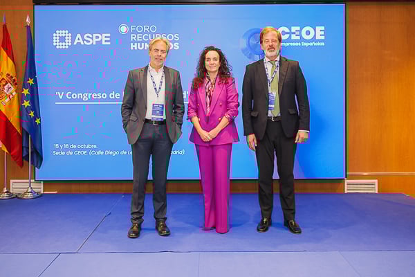 Tomás Urda, director gerente del Hospital Quirónsalud de Málaga; Olga Ginés y Carlos Rus.