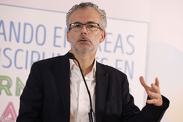 Alberto Fernández Villar. Jefe de Servicio de Neumología del Hospital Álvaro Cunqueiro. Área Sanitaria de Vigo.