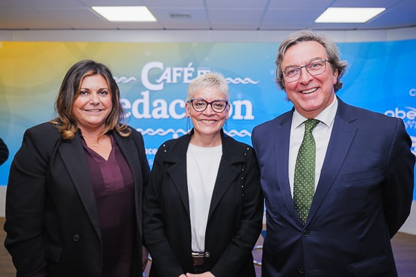 Ana Salvia, directora de Ventas Zona Norte de Abex; Concepción Saavedra y Juan López.